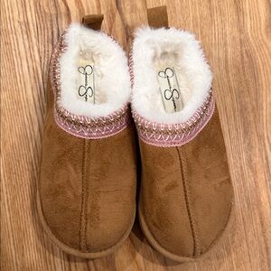 Jessica Simpson Tan Slippers or shoes